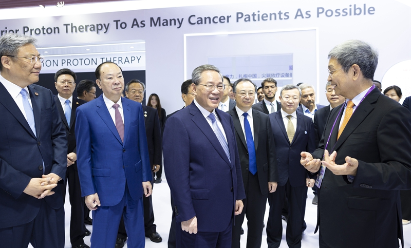 李強在第135屆中國進出口商品交易會巡館時強調(diào)
讓廣交會這個“金字招牌”不斷煥發(fā)新的時代風采「相關圖片」